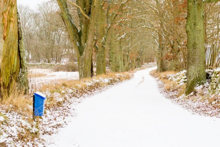 10 Ways To Remove Snow & Ice From a Gravel Driveway HandyHabits