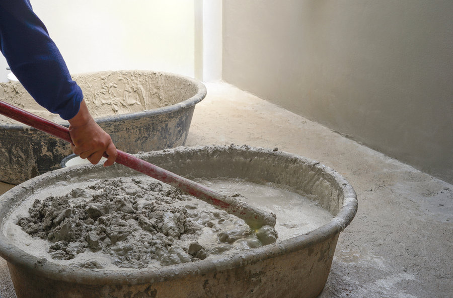 Worker Use Spade Mixing Wet