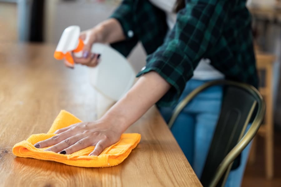 Wiping Dust Using Spray